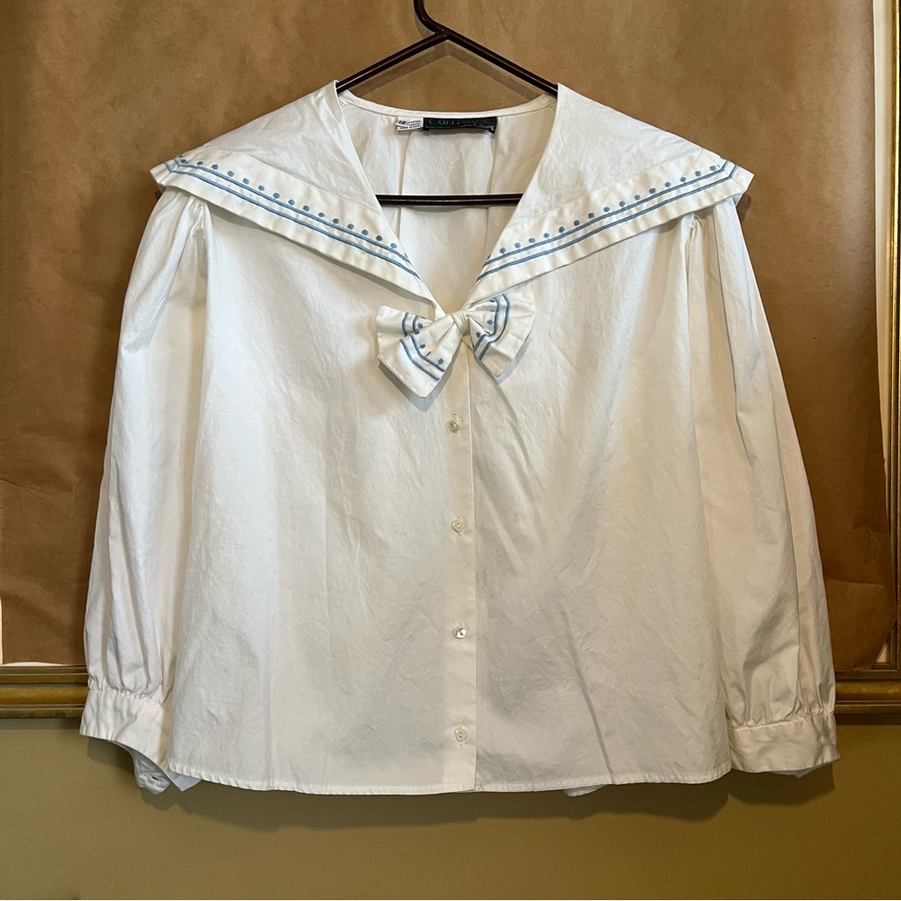 Cullinane sailor collared blouse with removable bow